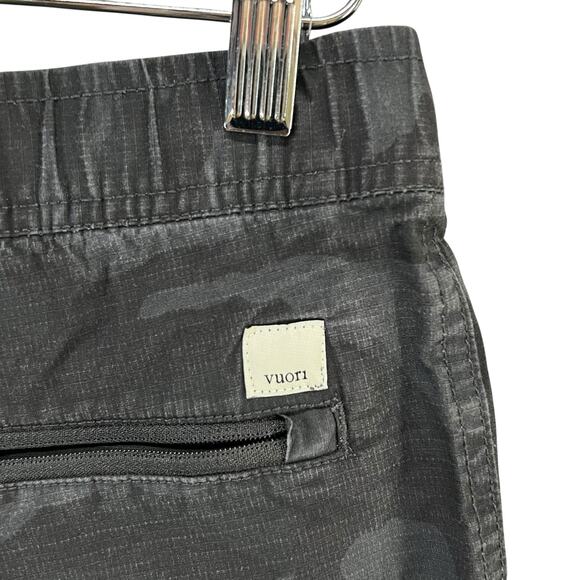 Vuori Ripstop Shorts Womens XS Black Camo Walking Running Sporty Casual Gorpcore - Picture 5 of 14